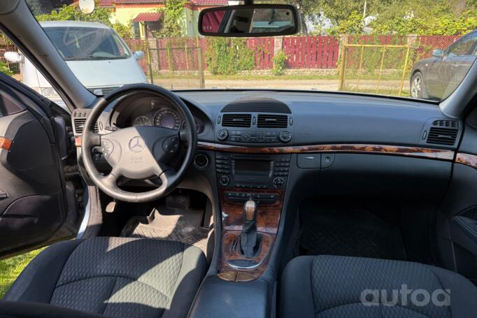 Mercedes-Benz E-Class W211 Sedan