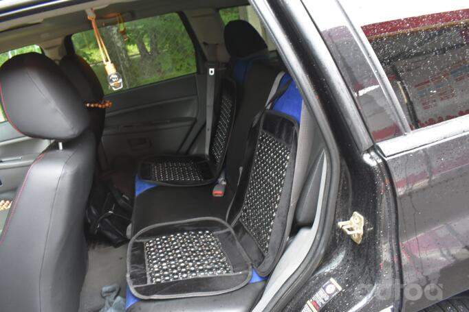 Jeep Cherokee KK SUV