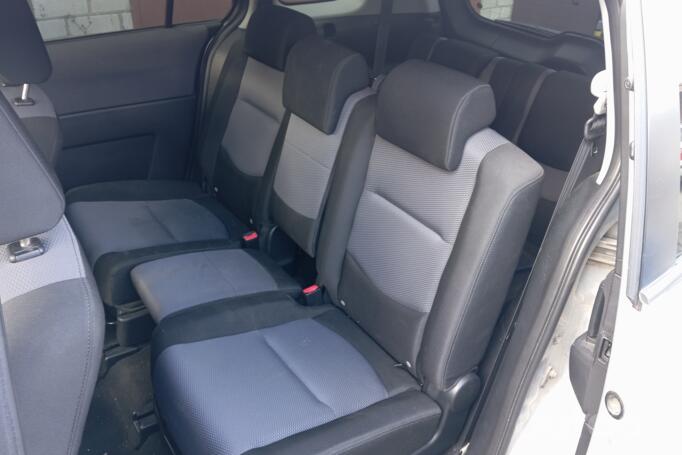 Mazda 5 CR Minivan
