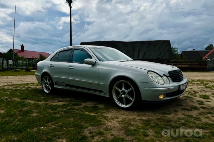 Mercedes-Benz E-Class W211 Sedan