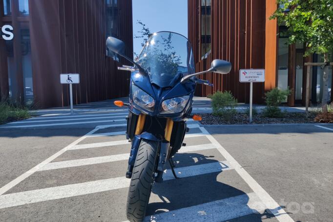 Yamaha FZ