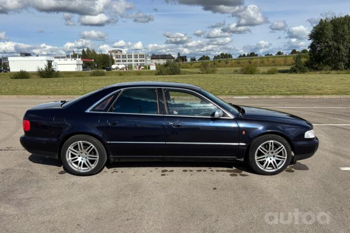 Audi S8 D2 Sedan