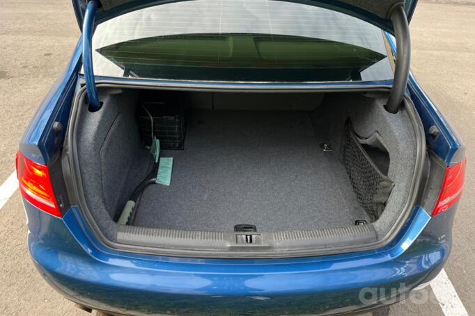 Audi A4 B8/8K Sedan 4-doors