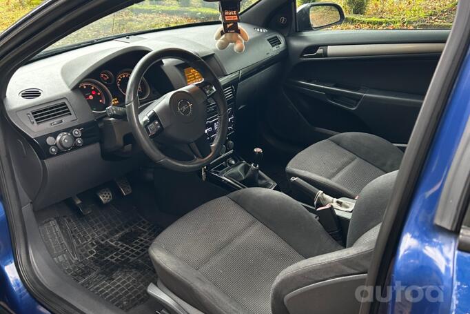 Opel Astra H Hatchback
