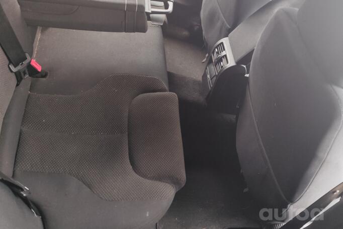 Volkswagen Passat B6 Sedan 4-doors