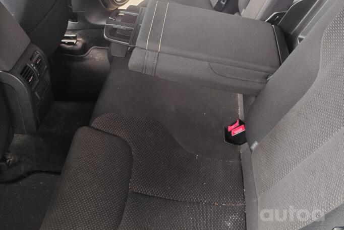 Volkswagen Passat B6 Sedan 4-doors