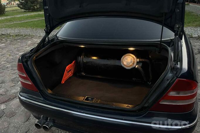 Mercedes-Benz S-Class W220 Sedan