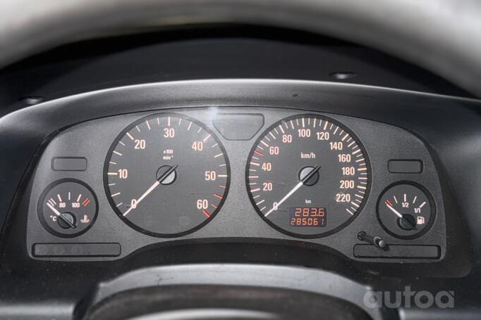 Opel Zafira A [restyling] Minivan 5-doors