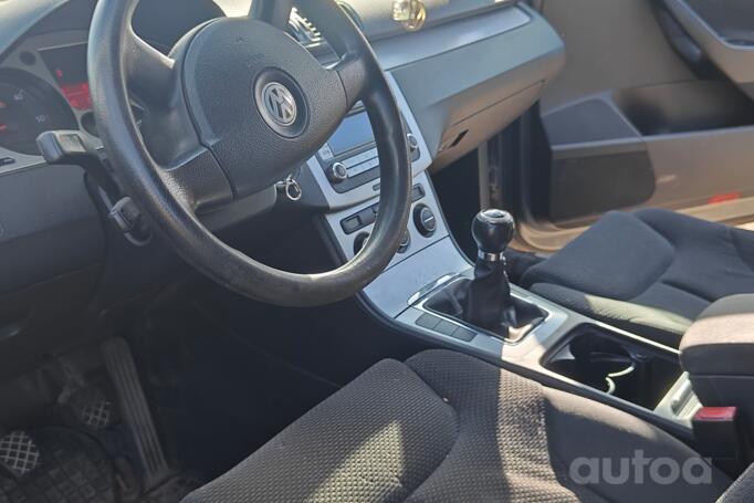 Volkswagen Passat B6 wagon 5-doors