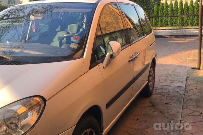 Peugeot 807 1 generation Minivan