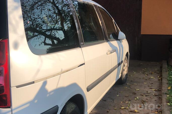 Peugeot 807 1 generation Minivan
