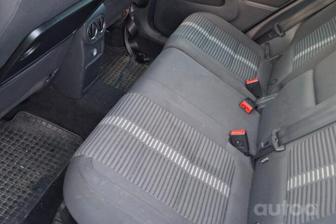 Volkswagen Tiguan 1 generation Crossover