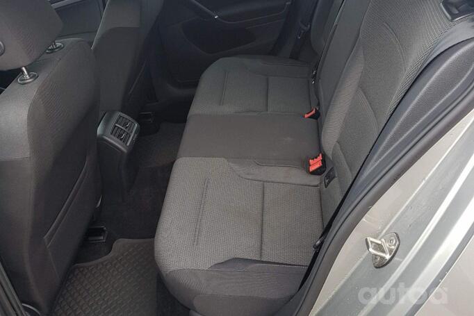 Volkswagen Golf 7 generation Hatchback 5-doors