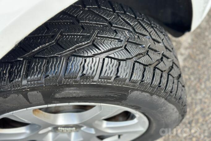 Audi A4 B8/8K Sedan 4-doors