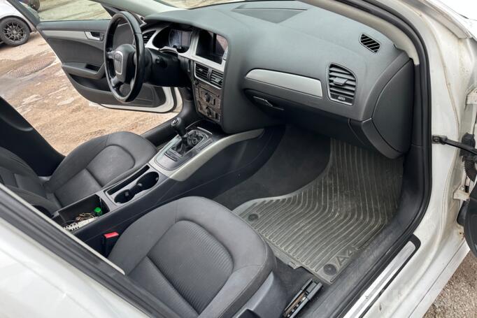 Audi A4 B8/8K Sedan 4-doors