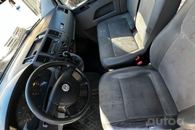 Volkswagen Transporter T5 Minivan 4-doors