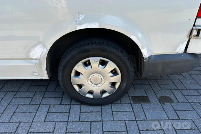 Volkswagen Transporter T5 Minivan 4-doors