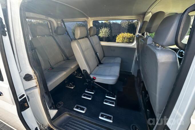 Volkswagen Transporter T5 Minivan 4-doors