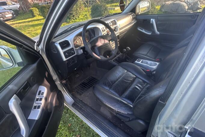 Opel Frontera B SUV 5-doors