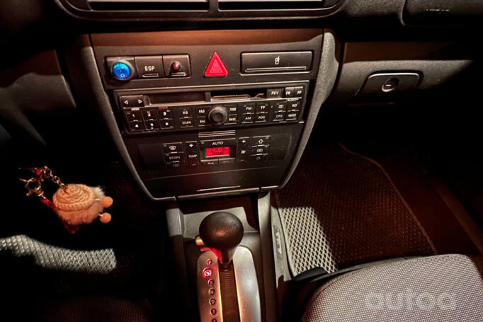 Audi A3 8L [restyling] Hatchback 5-doors