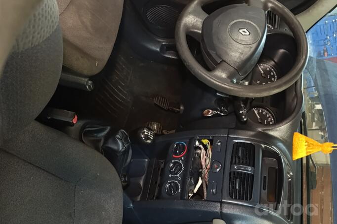 Renault Clio 2 generation Hatchback 5-doors