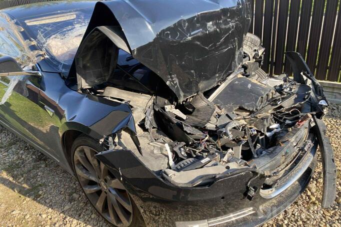 Tesla Model S 1 generation Liftback