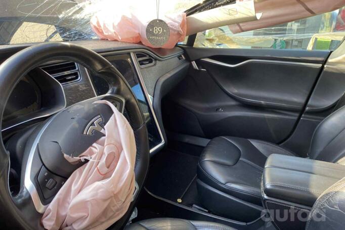 Tesla Model S 1 generation Liftback