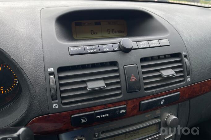 Toyota Avensis 2 generation wagon