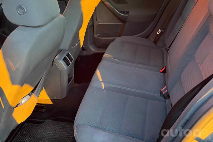 Volkswagen Jetta 5 generation Sedan 4-doors