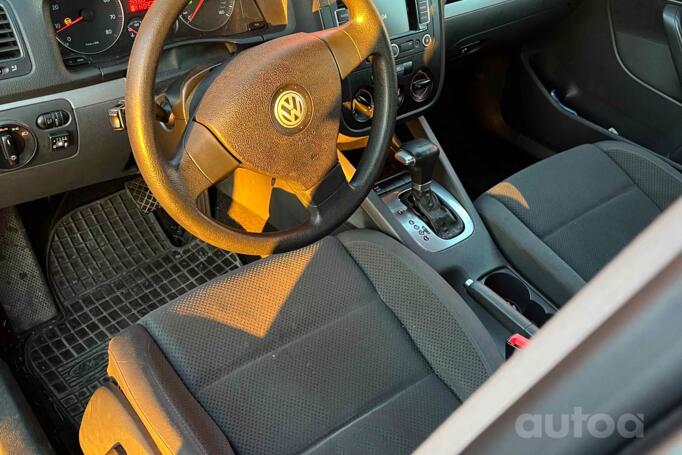 Volkswagen Jetta 5 generation Sedan 4-doors