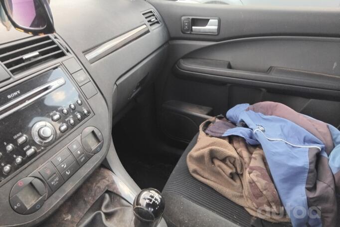 Ford Focus 1 generation Hatchback 5-doors