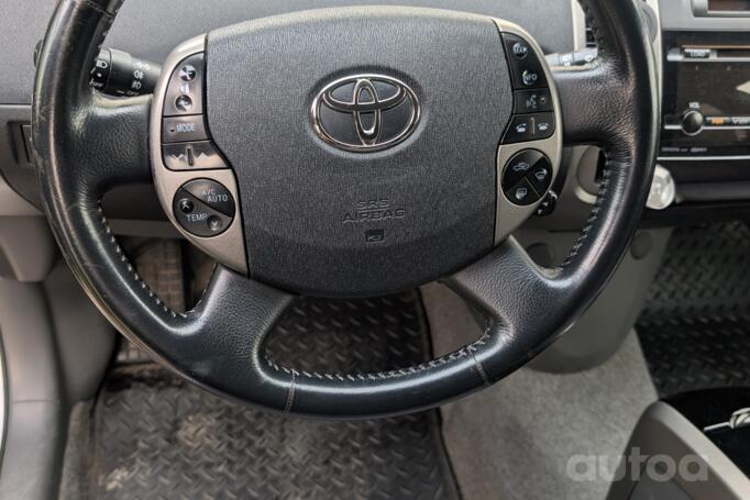 Toyota Prius 2 generation Hatchback