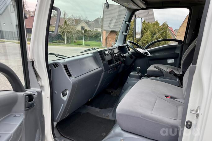 Isuzu MU-7 1 generation