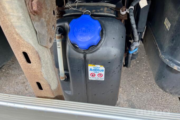 Isuzu MU-7 1 generation