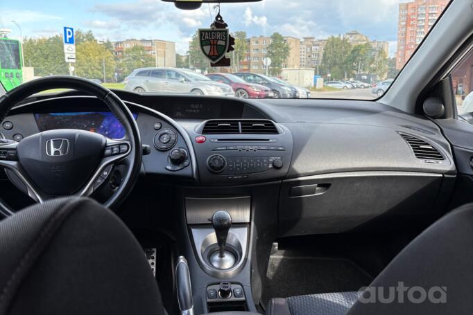 Honda Civic 8 generation [2th restyling] Hatchback 5-doors