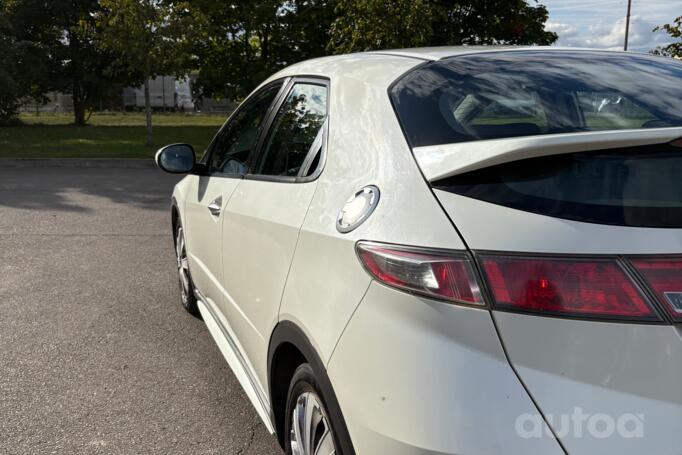 Honda Civic 8 generation [2th restyling] Hatchback 5-doors