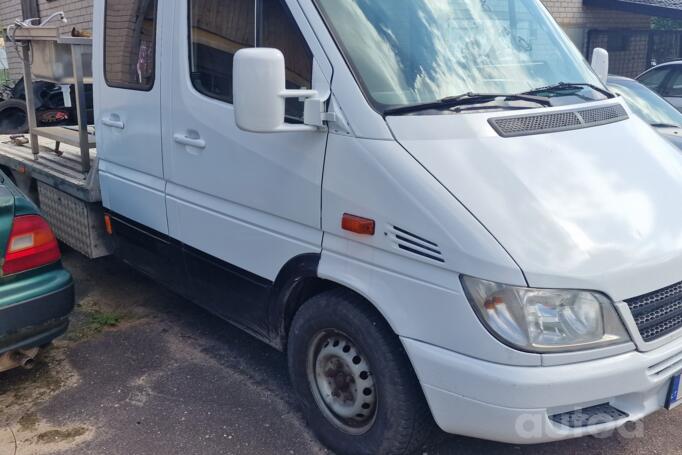 Mercedes-Benz Sprinter First generation