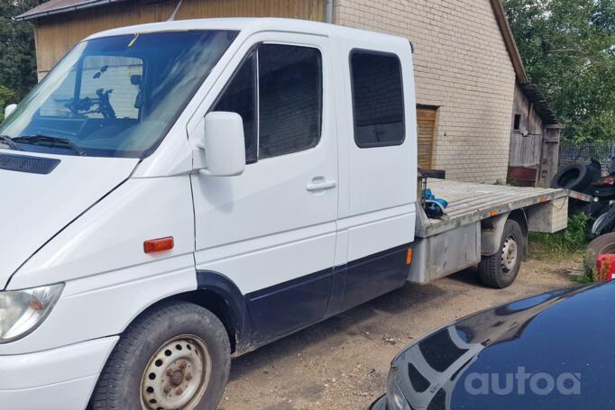 Mercedes-Benz Sprinter First generation