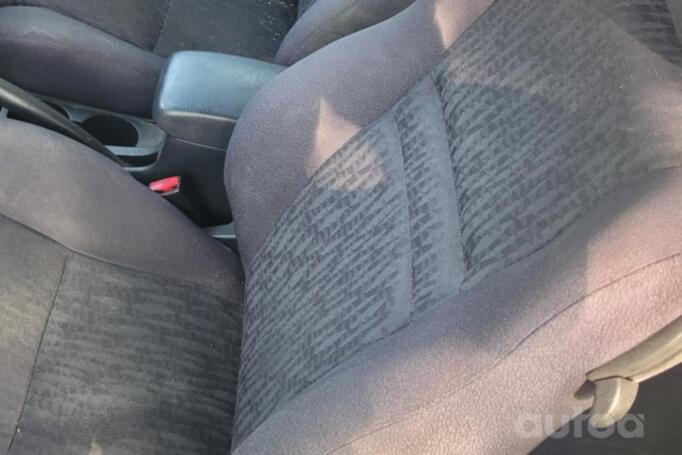 Toyota Corolla E120 Hatchback 3-doors