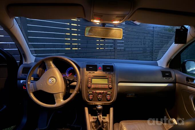 Volkswagen Golf 5 generation Hatchback 5-doors