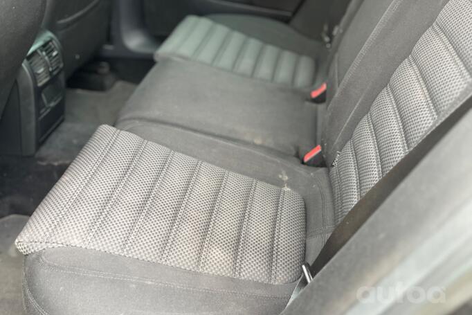 Volkswagen Passat B6 wagon 5-doors