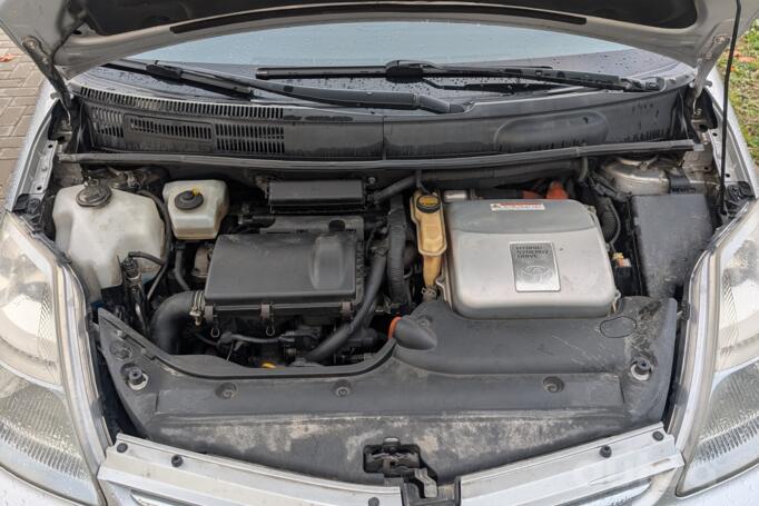 Toyota Prius 2 generation Hatchback