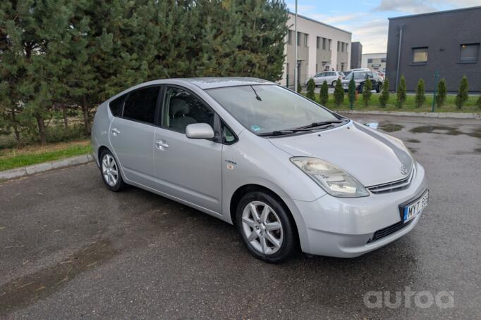 Toyota Prius 2 generation Hatchback