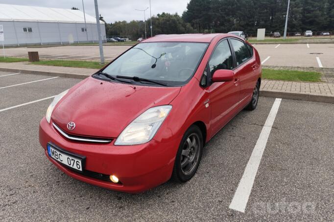 Toyota Prius 2 generation Hatchback