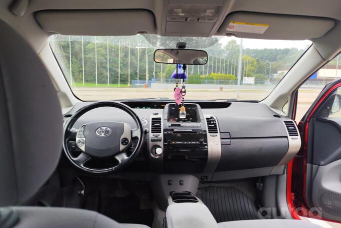 Toyota Prius 2 generation Hatchback