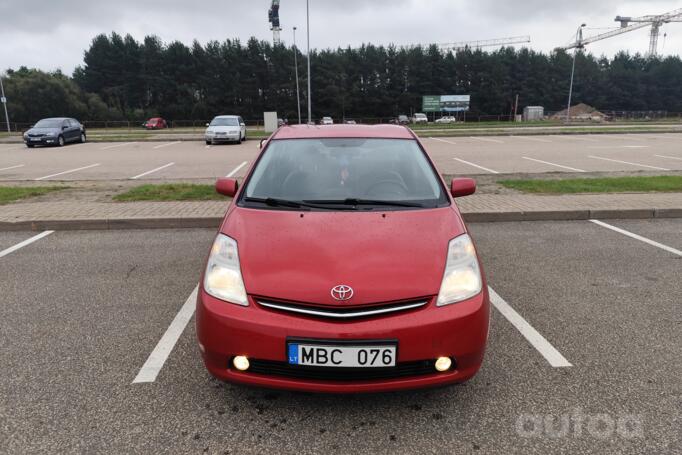 Toyota Prius 2 generation Hatchback