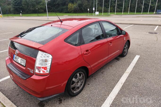 Toyota Prius 2 generation Hatchback