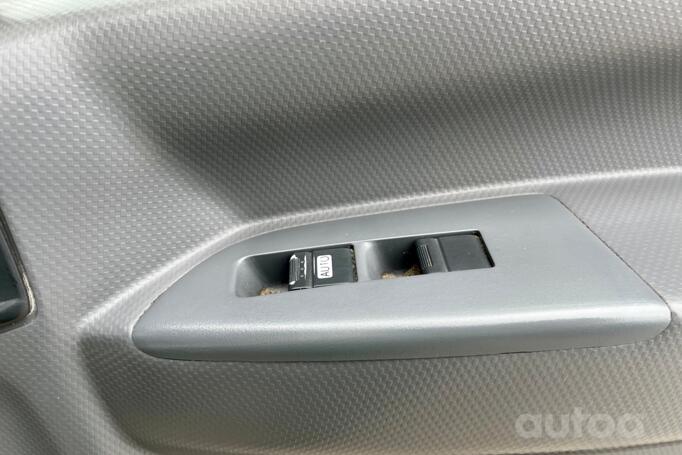 Isuzu MU-7 1 generation