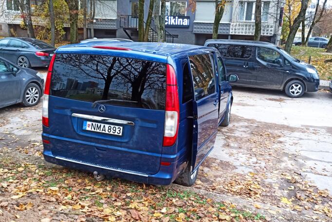 Mercedes-Benz Viano W639 Minivan