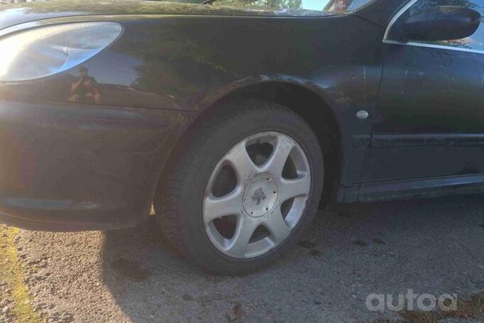 Peugeot 607